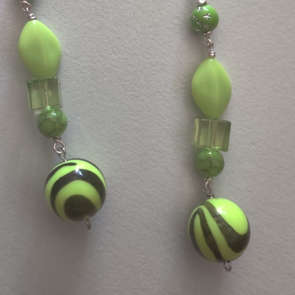dangle earring - Picture 3 of 3